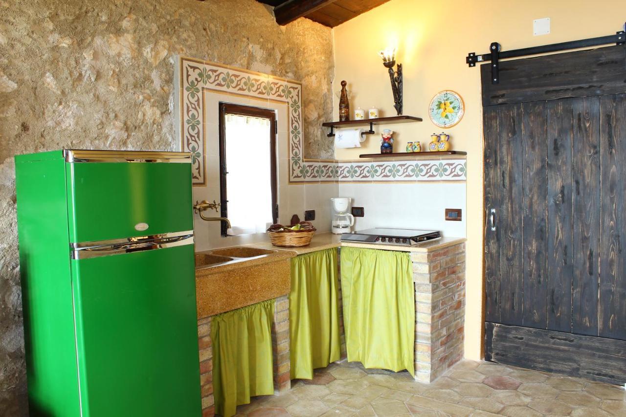 Casale Maddalena Villa Карини Екстериор снимка