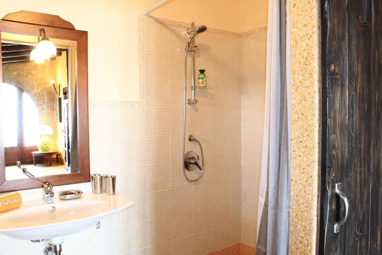 Casale Maddalena Villa Карини Екстериор снимка