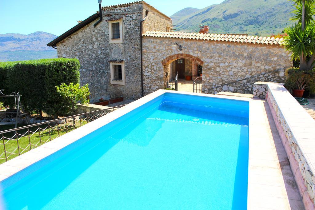 Casale Maddalena Villa Карини Екстериор снимка