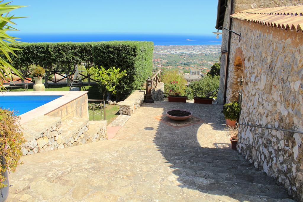 Casale Maddalena Villa Карини Екстериор снимка