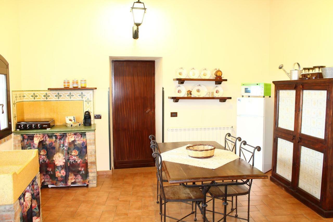 Casale Maddalena Villa Карини Екстериор снимка